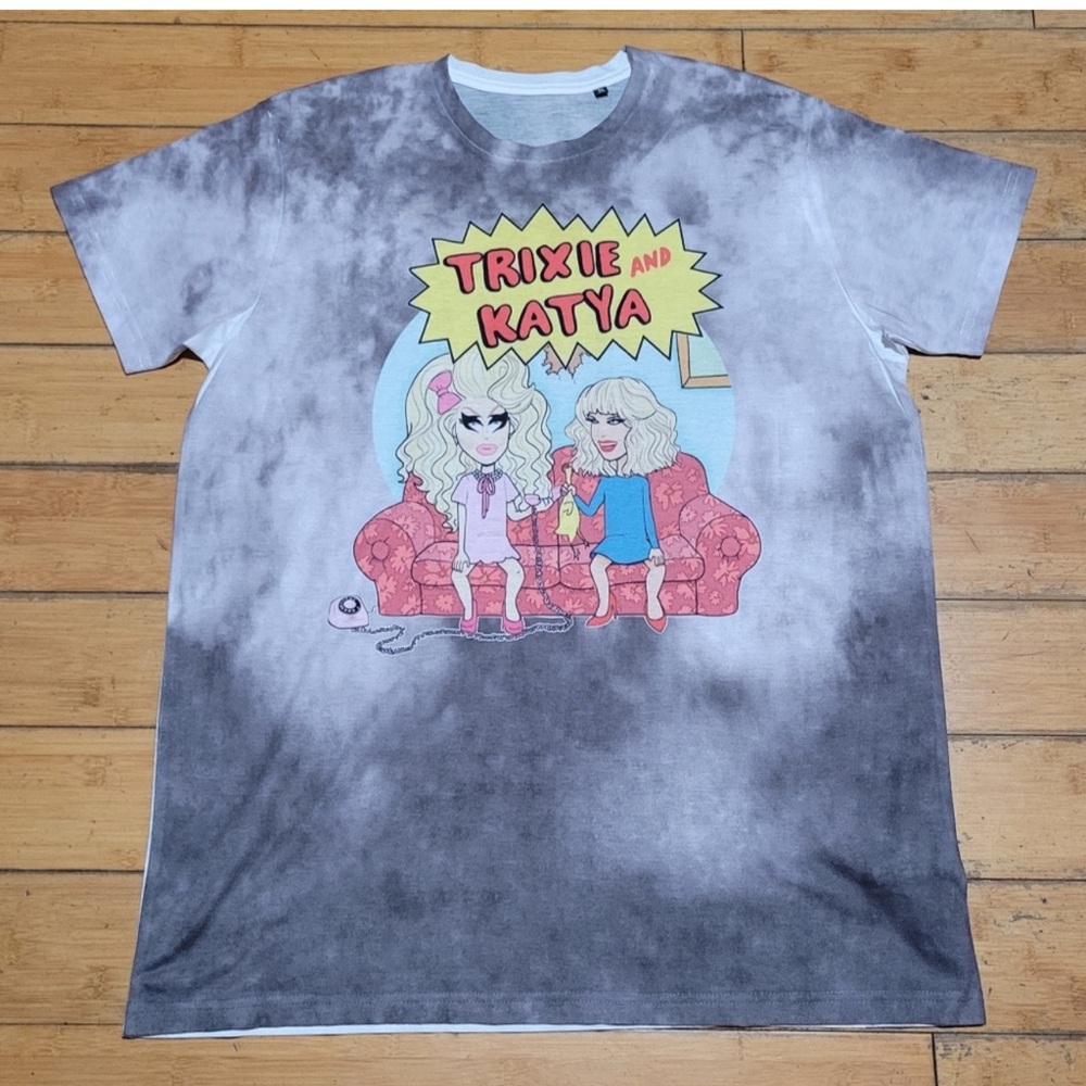 TRIXIE AND KATYA - "COUCH" CLOUD DYE ALL OVER PRINT T-SHIRT